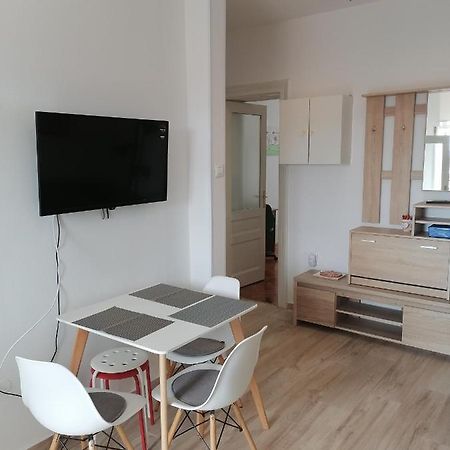 Kupus By Arena Apartment พูลา ภายนอก รูปภาพ