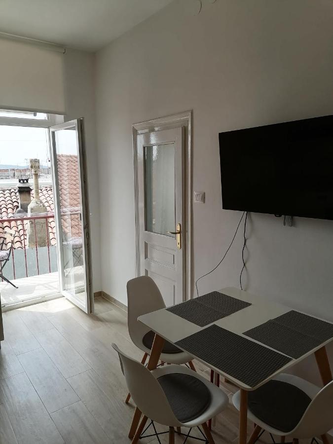 Kupus By Arena Apartment พูลา ภายนอก รูปภาพ
