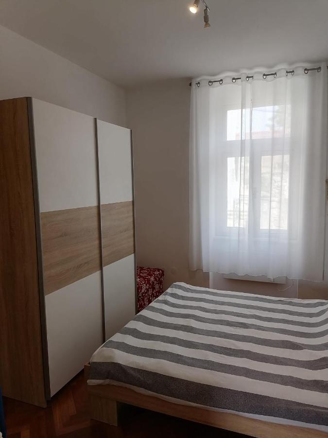 Kupus By Arena Apartment พูลา ภายนอก รูปภาพ