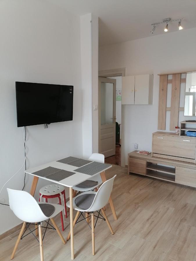 Kupus By Arena Apartment พูลา ภายนอก รูปภาพ