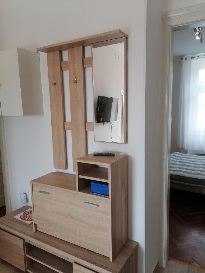 Kupus By Arena Apartment พูลา ภายนอก รูปภาพ